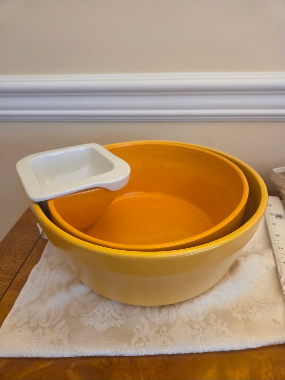 Studio Nova Yellow Mixing Bowl Set with White Pour Spout